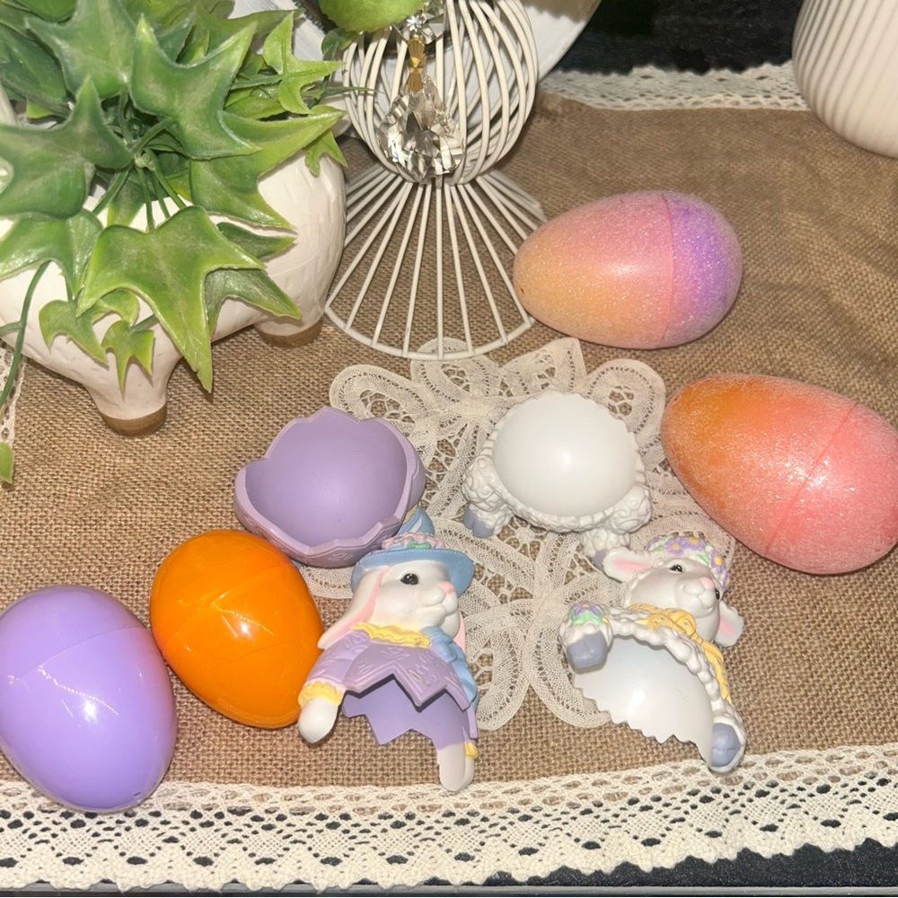 Vintage Avon 1997 Easter Egg Pals Lamb and Bunny set egg holders 4" plastic - Picture 3 of 11